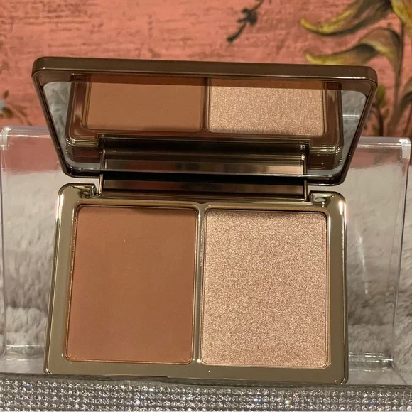 Natasha Denona Alloy Cheek Duo, a bronze and glow palette - Picture 3 of 7